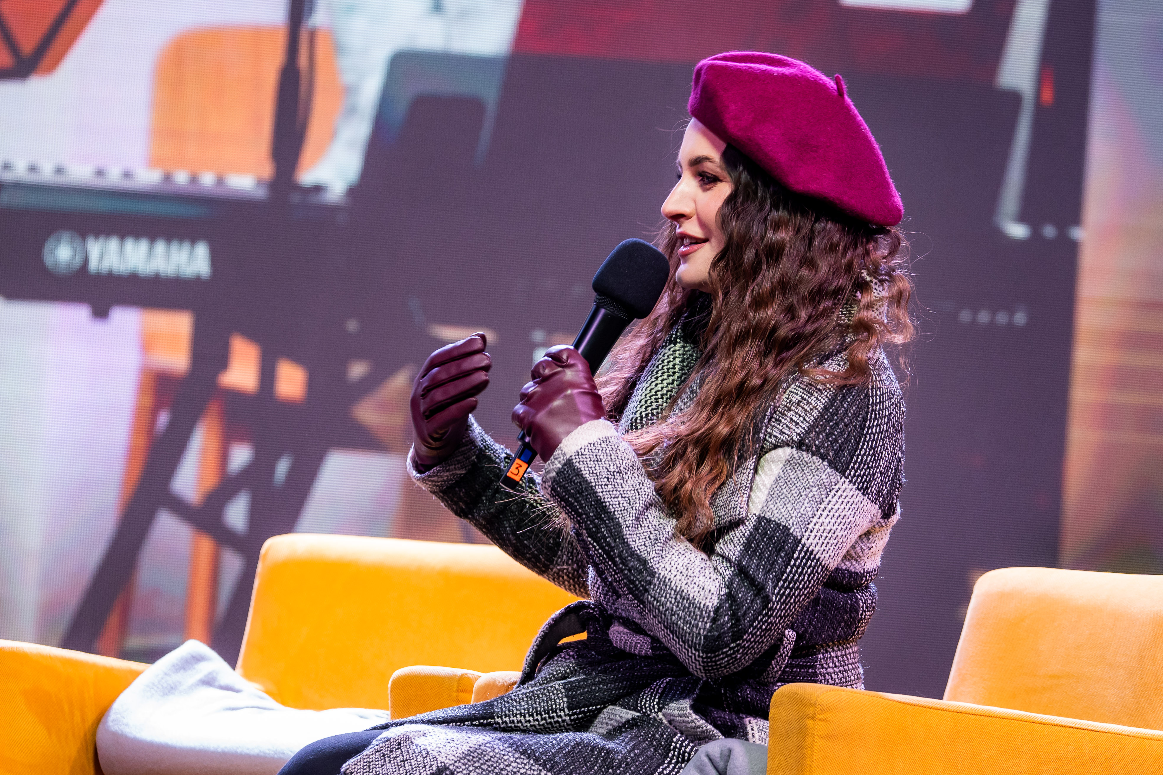 VIANOCNA TELEVIZNA REGINA-28